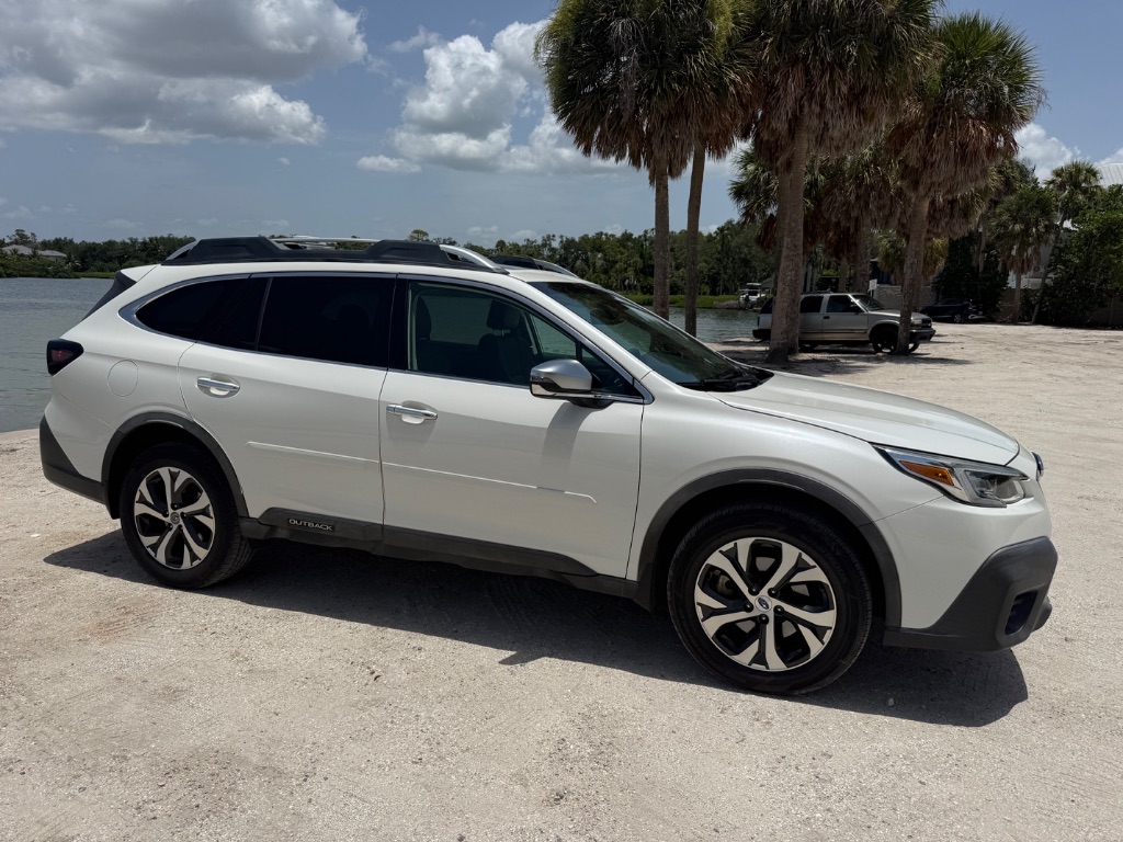 2020 Subaru Outback - $21,950
