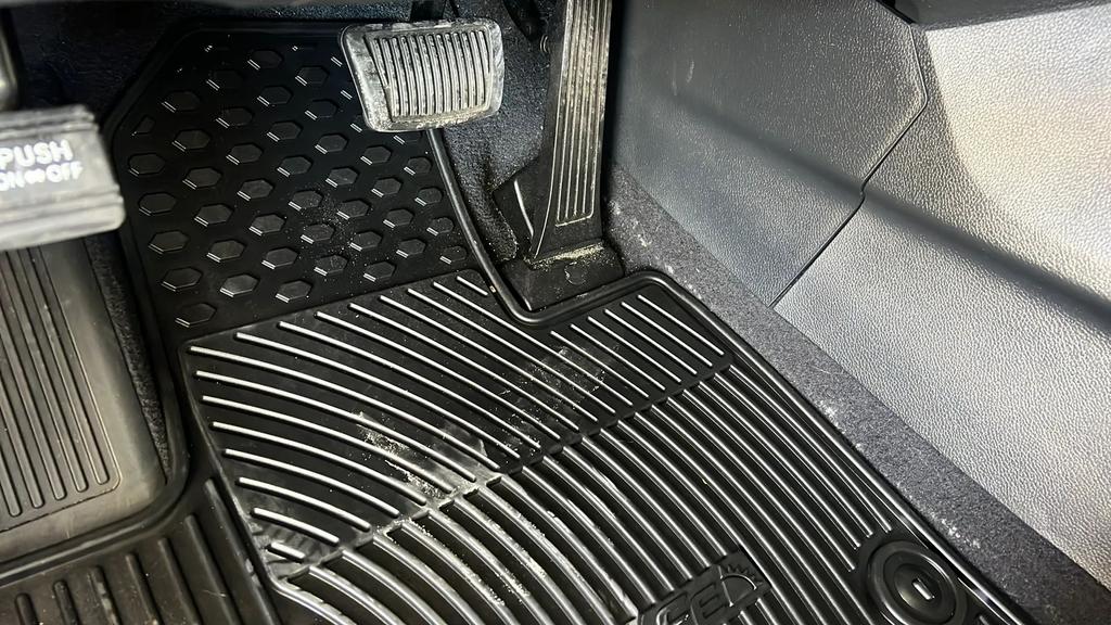 2017 Hyundai Santa Fe - $11,550