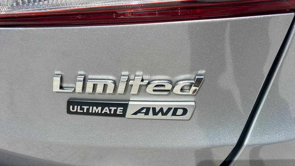 2017 Hyundai Santa Fe - $11,550