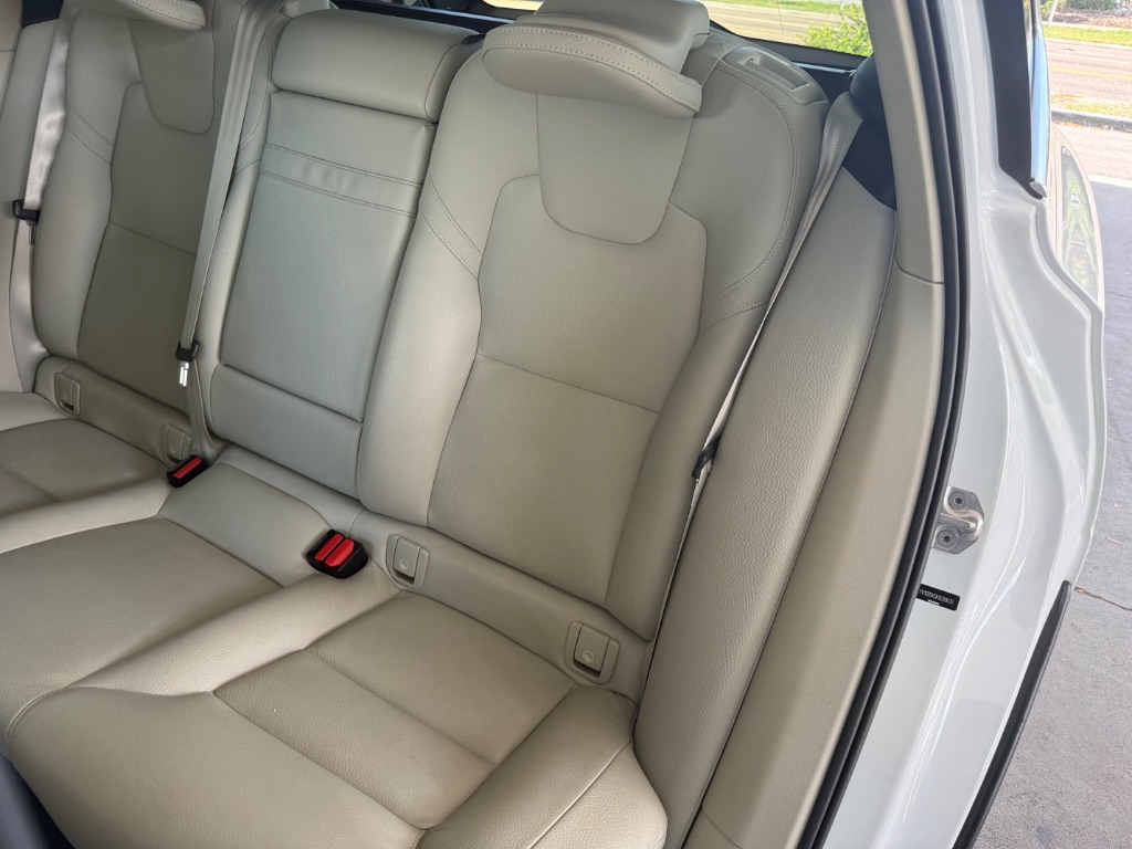 2019 Volvo XC60 - $18,950