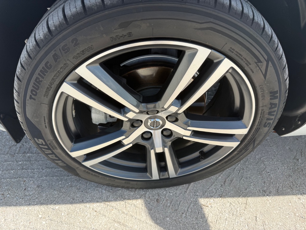 2019 Volvo XC60 - $18,950