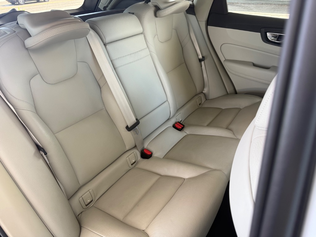2019 Volvo XC60 - $18,950