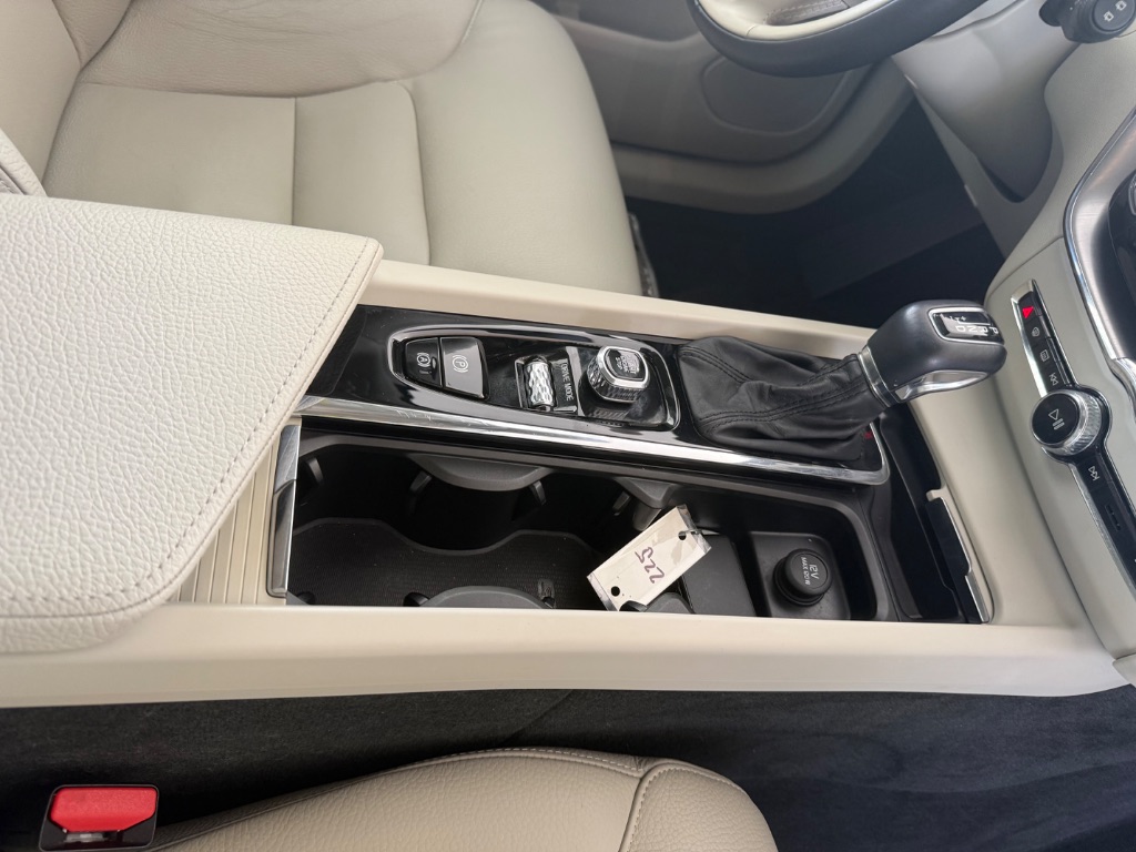 2019 Volvo XC60 - $18,950