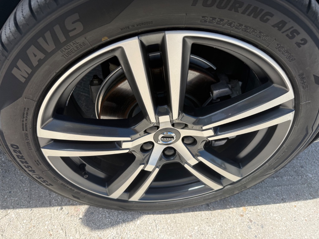 2019 Volvo XC60 - $18,950