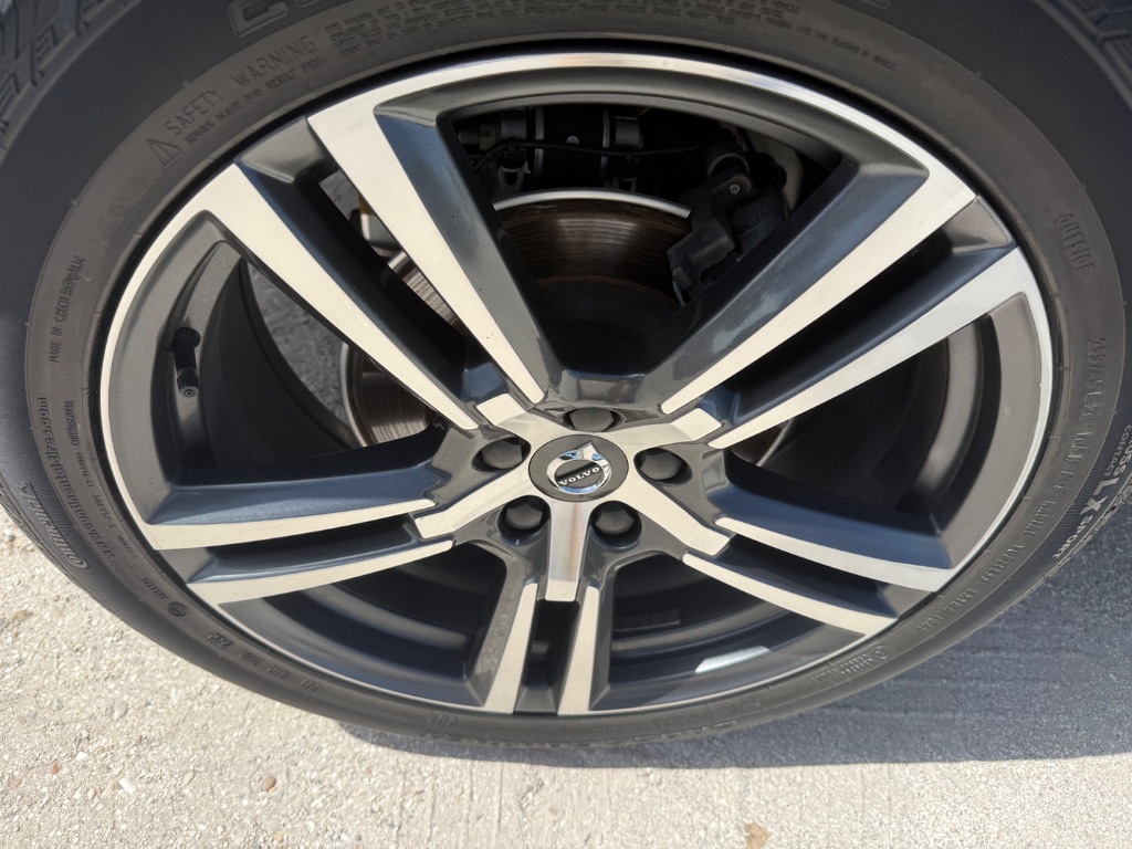 2019 Volvo XC60 - $18,950