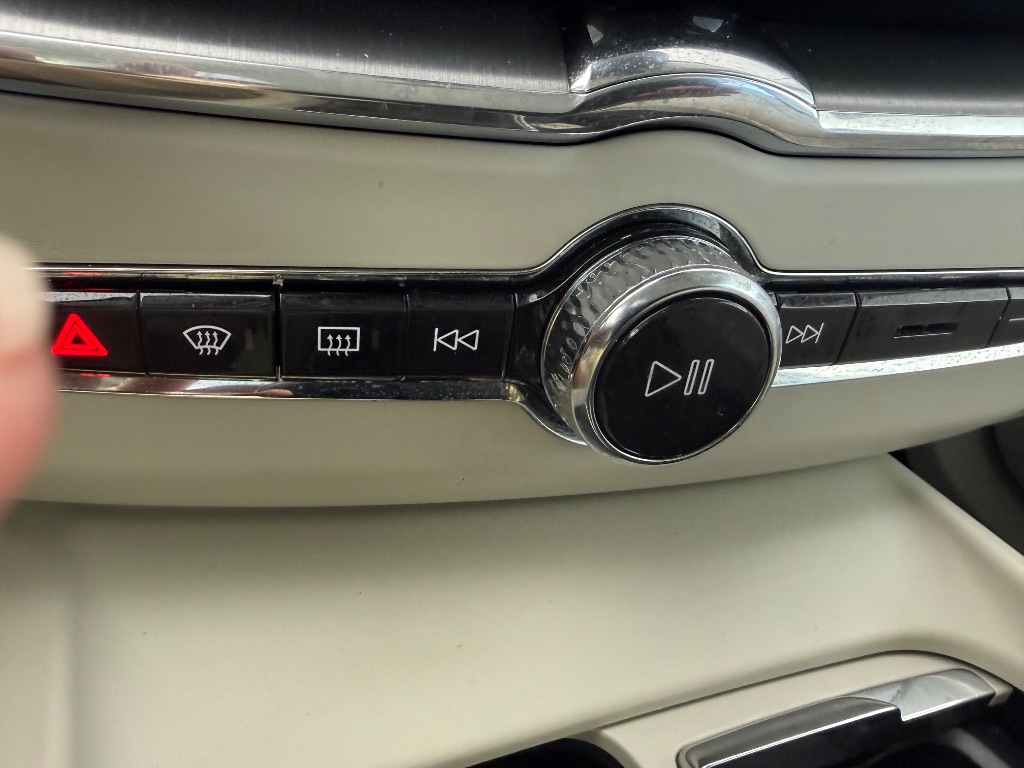 2019 Volvo XC60 - $18,950