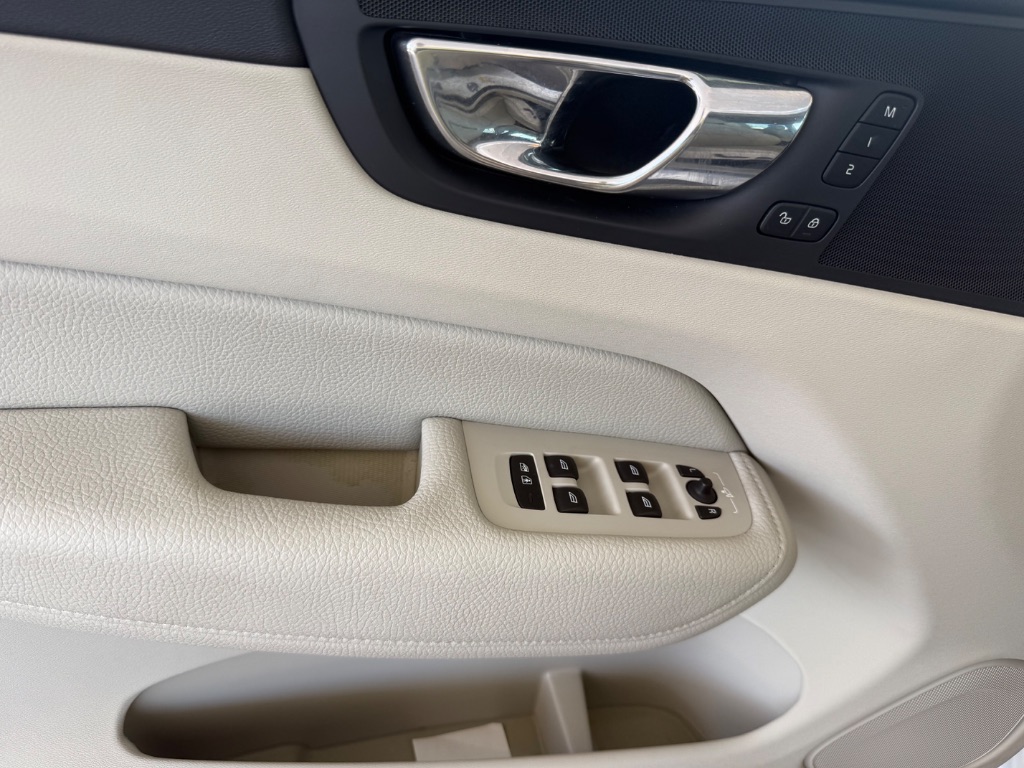 2019 Volvo XC60 - $18,950