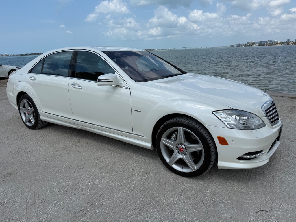 2011 Mercedes-Benz S-class - $18,550