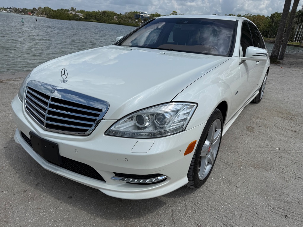 2011 Mercedes-Benz S-class - $18,550