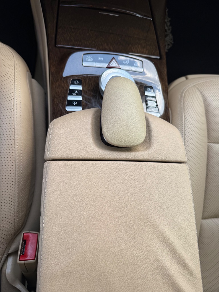 2011 Mercedes-Benz S-class - $18,550