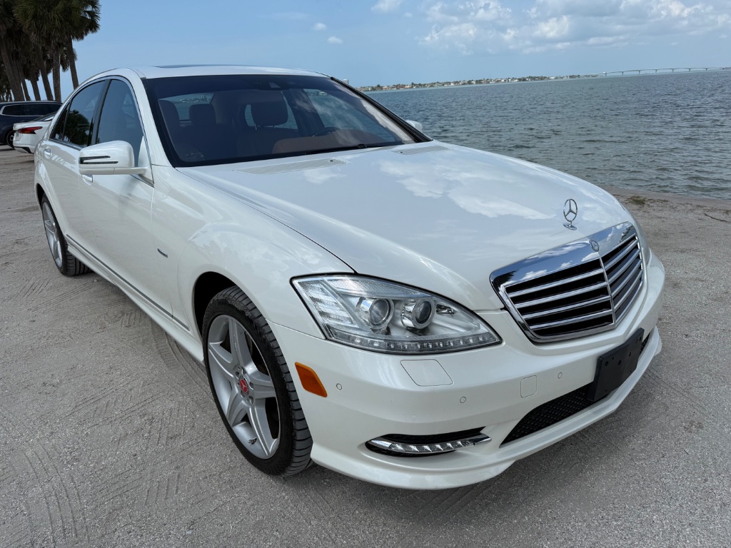 2011 Mercedes-Benz S-class - $18,550
