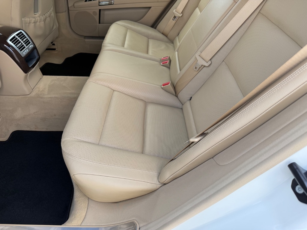 2011 Mercedes-Benz S-class - $18,550