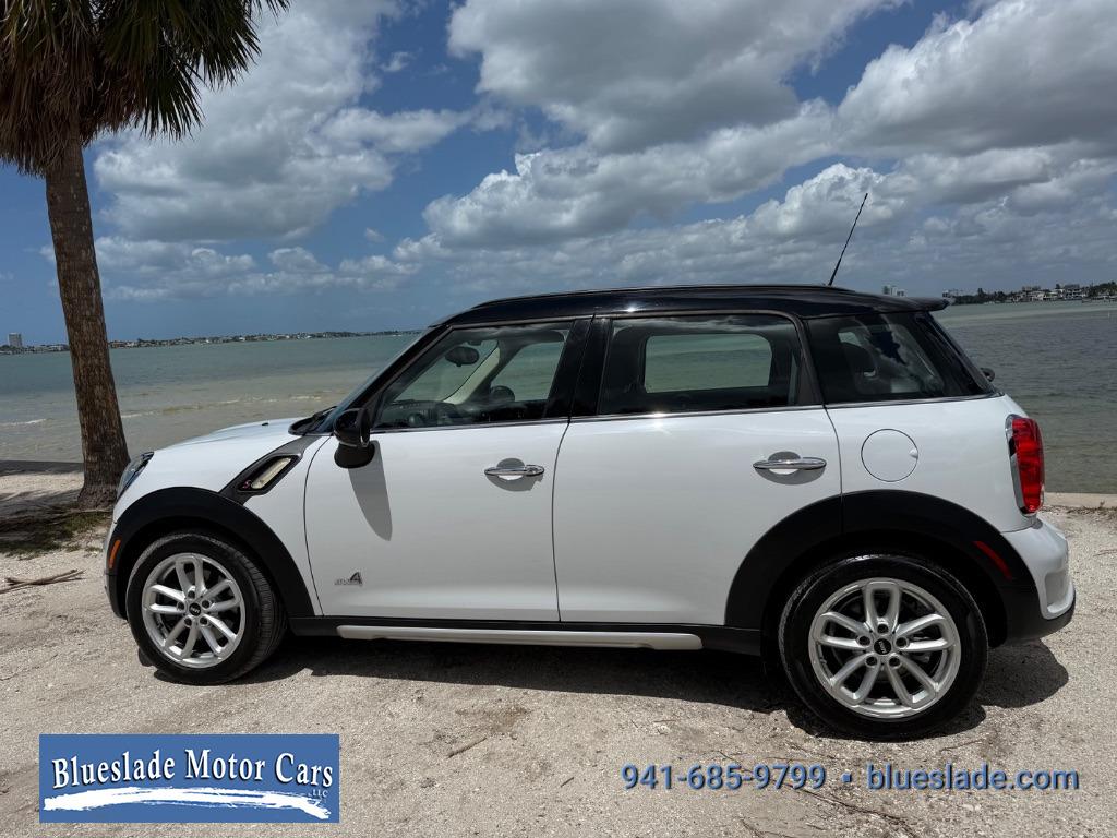 2015 MINI Countryman - $9,950