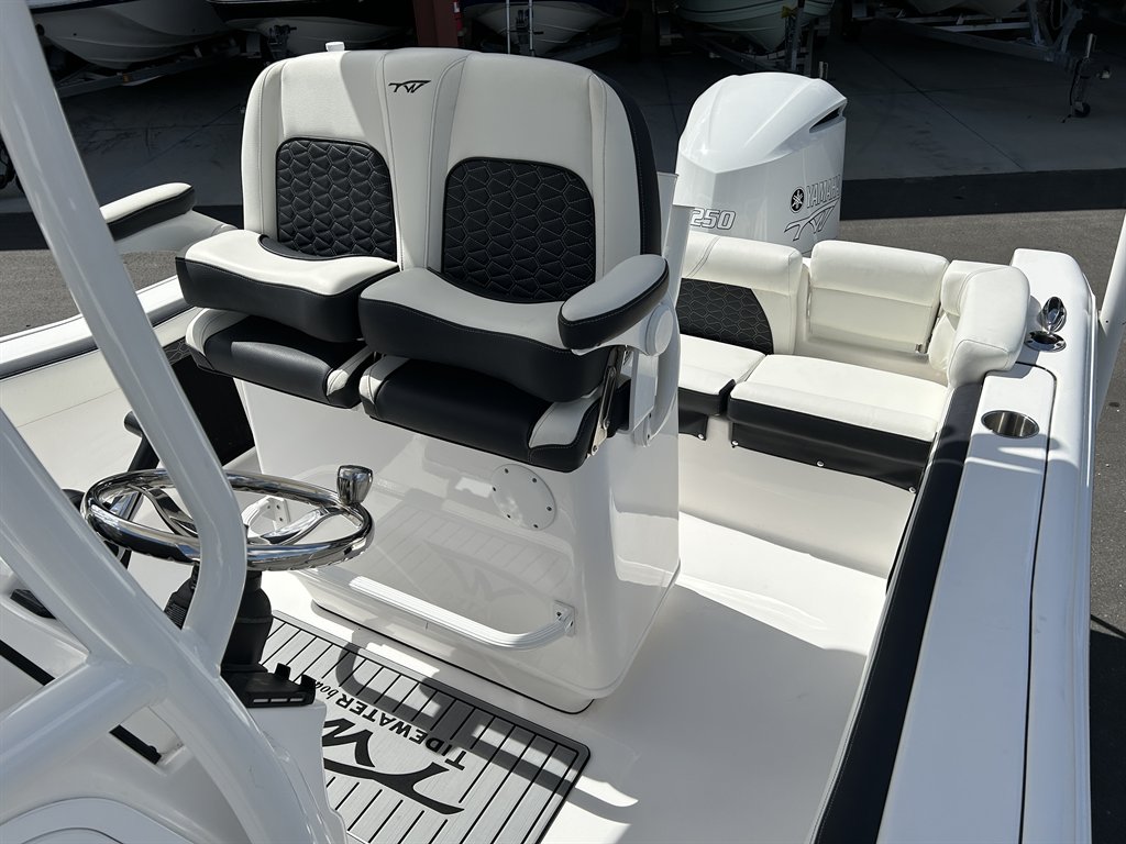 2024 Tidewater 220 LXF - $79,900