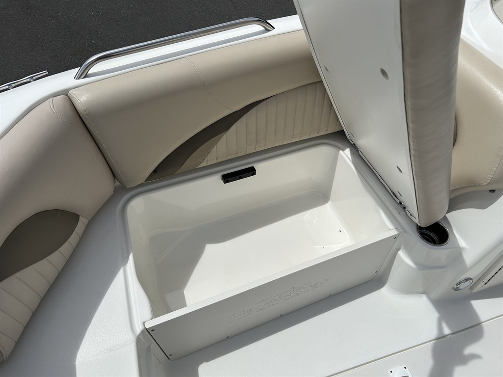 2015 Nauticstar 203sc - $25,900