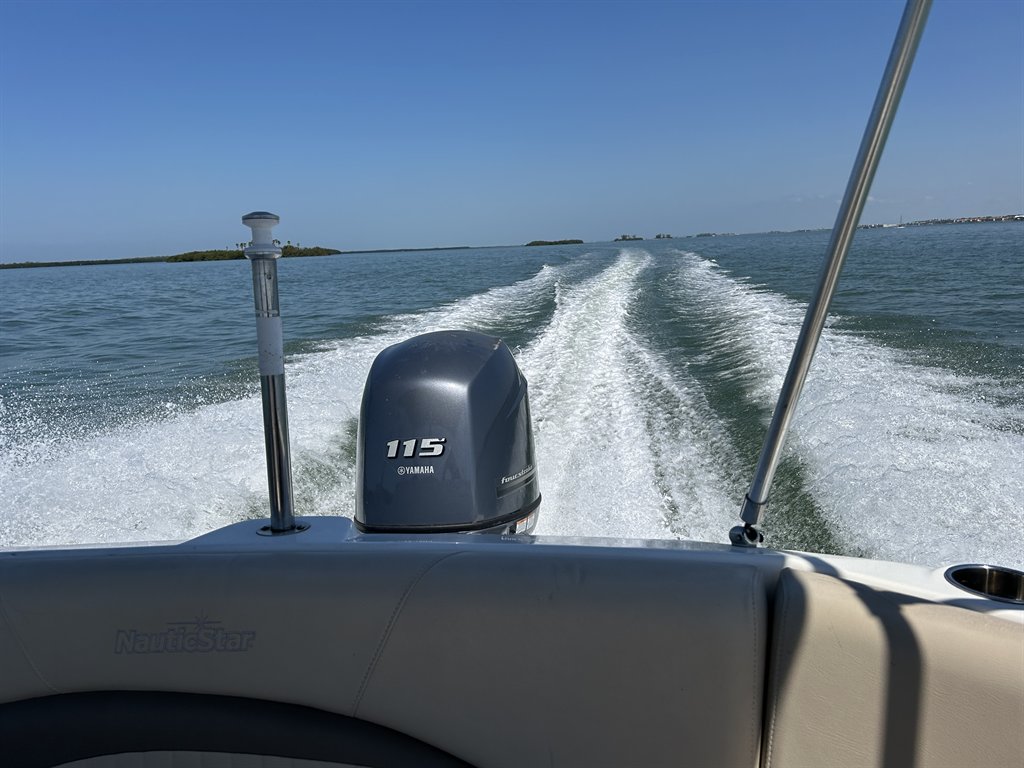 2015 Nauticstar 203sc - $25,900