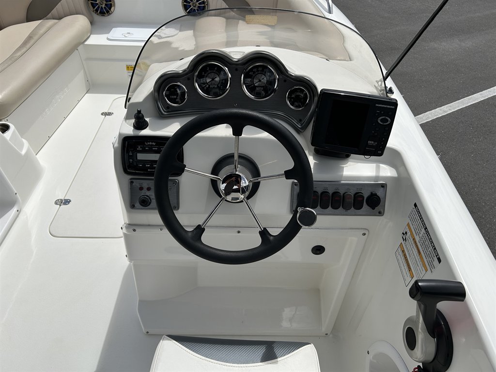 2015 Nauticstar 203sc - $25,900