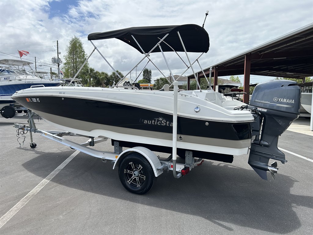 2015 Nauticstar 203sc - $25,900