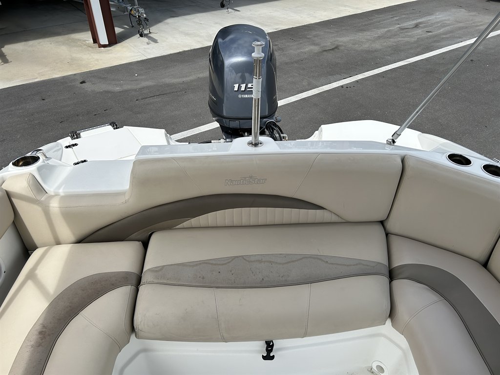 2015 Nauticstar 203sc - $25,900