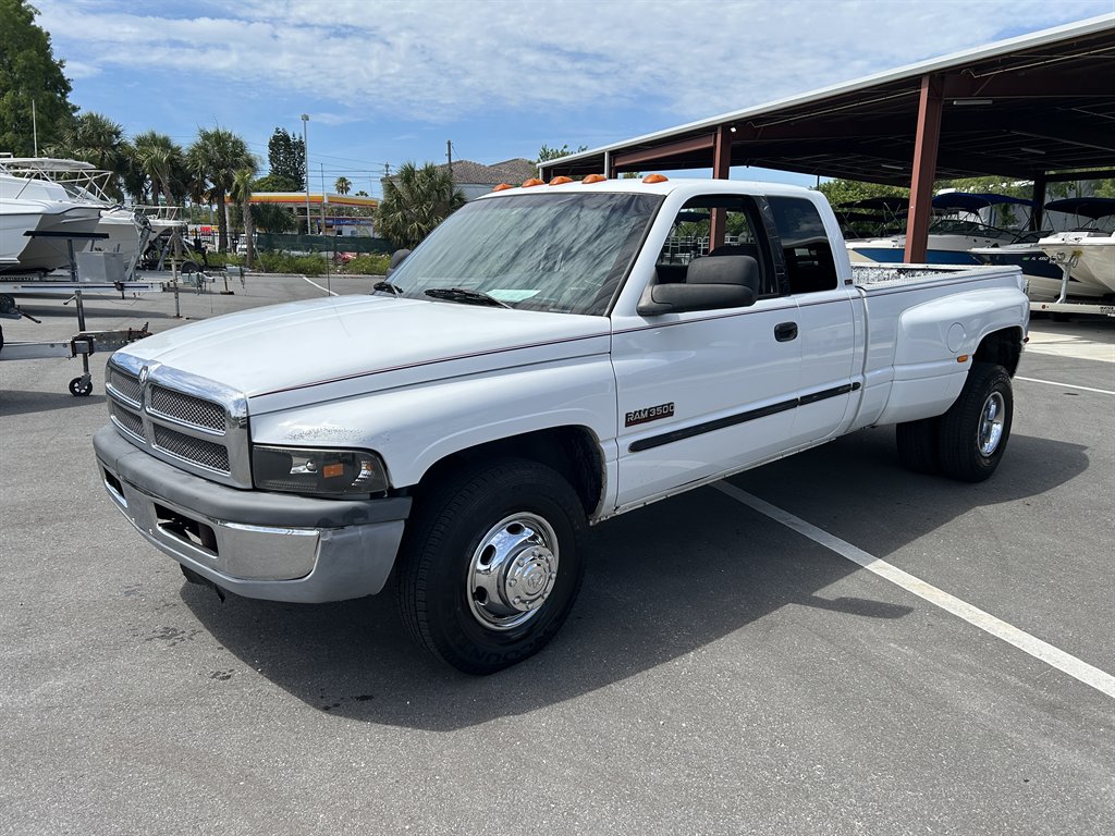 2000 Dodge RAM 3500 - $12,900