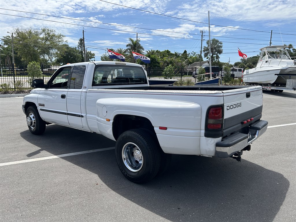 2000 Dodge RAM 3500 - $12,900