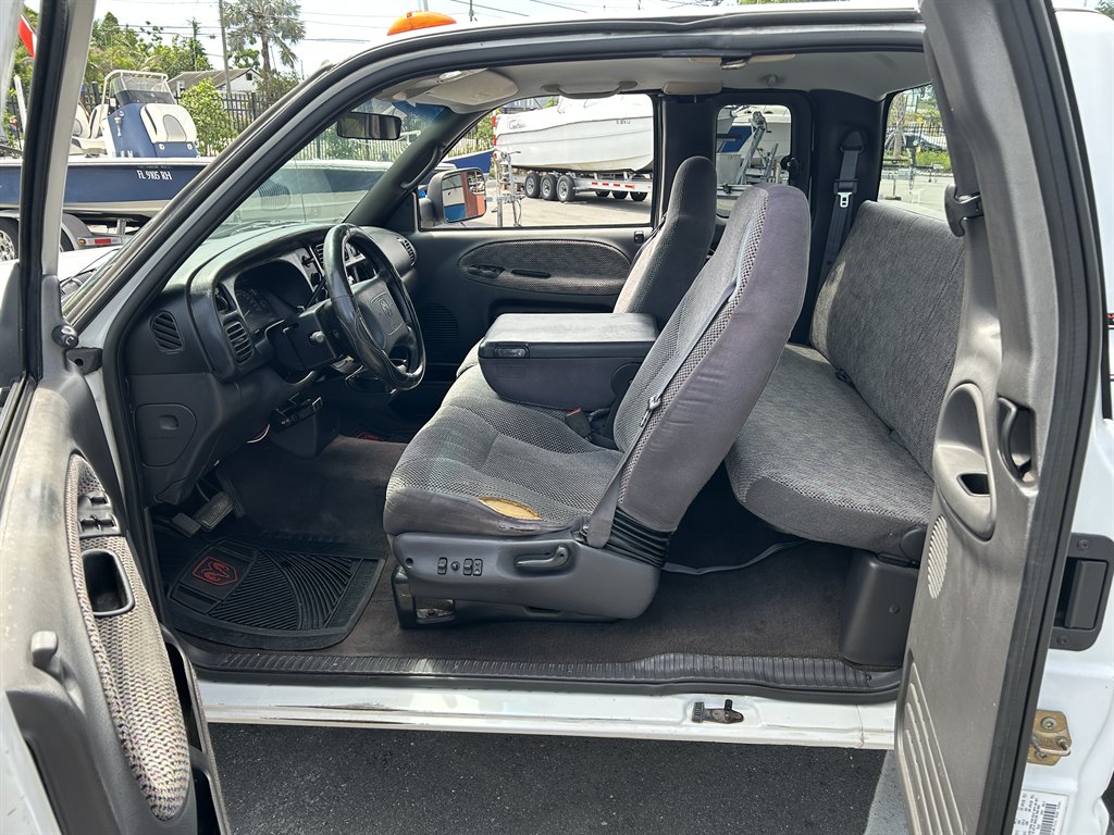 2000 Dodge RAM 3500 - $12,900