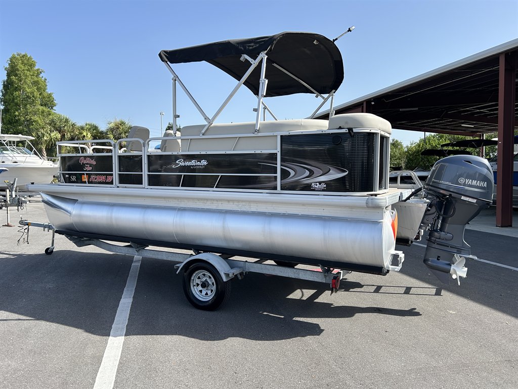 2019 Godfrey Sweetwater Sunrise 1 - $17,900