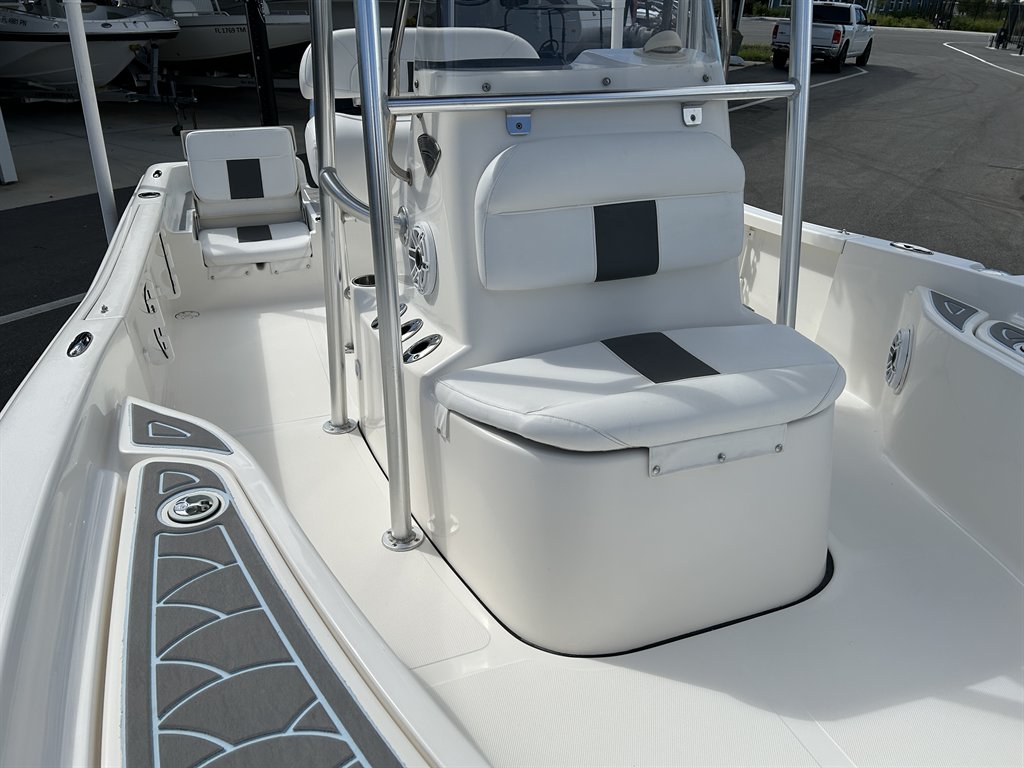2013 TIDEWATER 2000 CAROLINA BAY - $31,900
