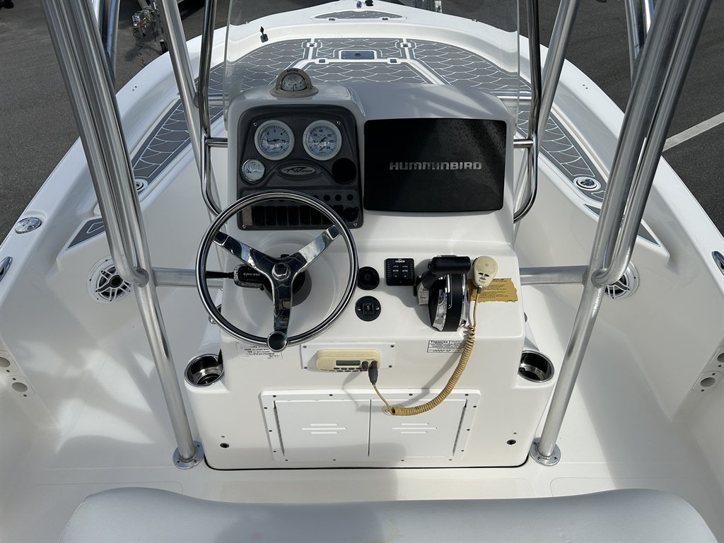 2013 TIDEWATER 2000 CAROLINA BAY - $31,900