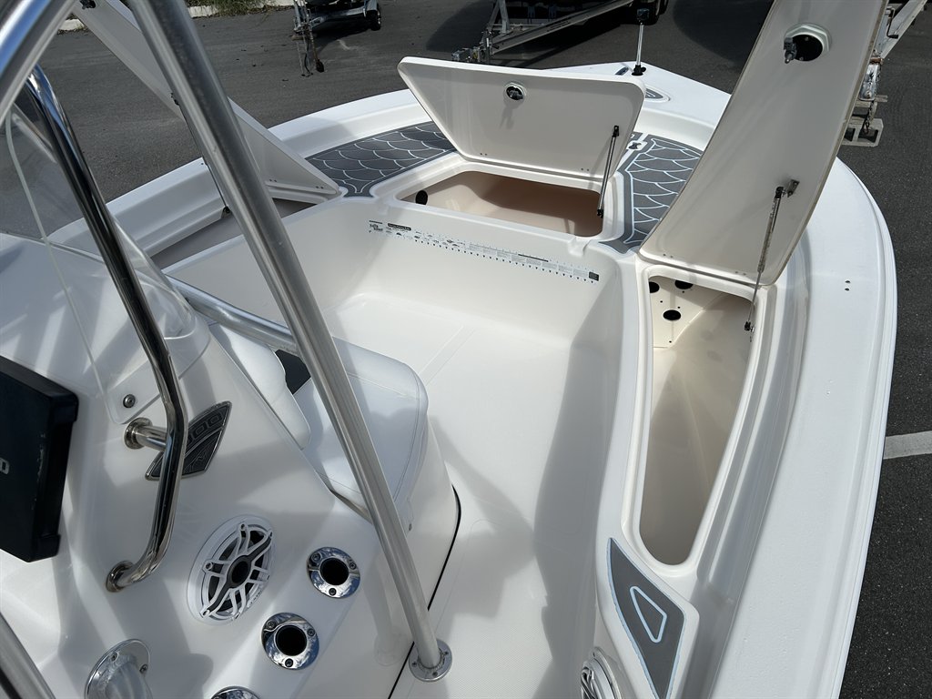 2013 TIDEWATER 2000 CAROLINA BAY - $31,900