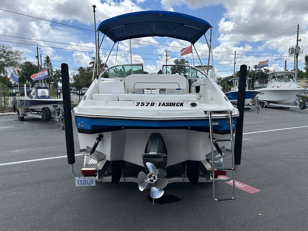 2008 Regal Fasdeck 2520 Bowrider - $25,900