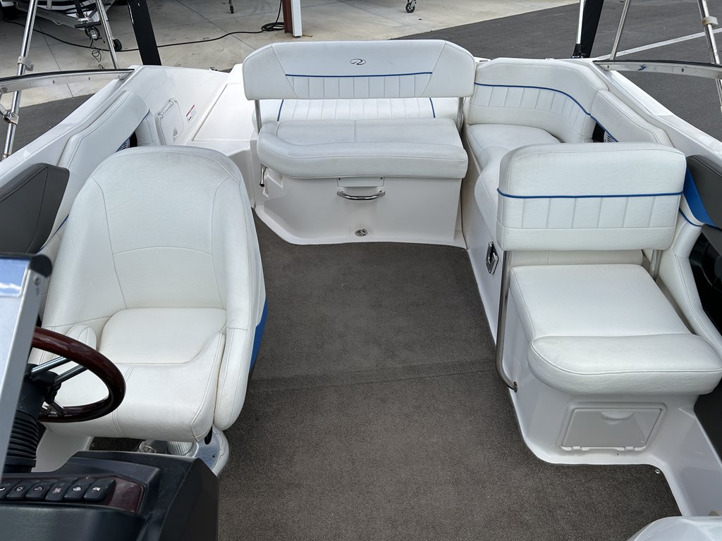 2008 Regal Fasdeck 2520 Bowrider - $25,900