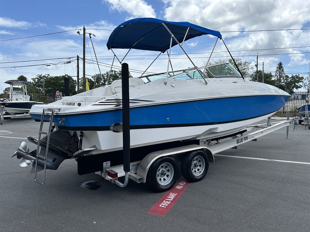 2008 Regal Fasdeck 2520 Bowrider - $25,900
