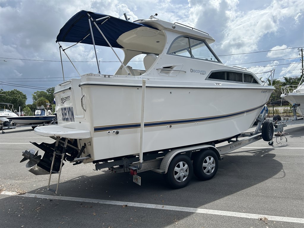 2007 Bayliner Discovery 246 - $24,900