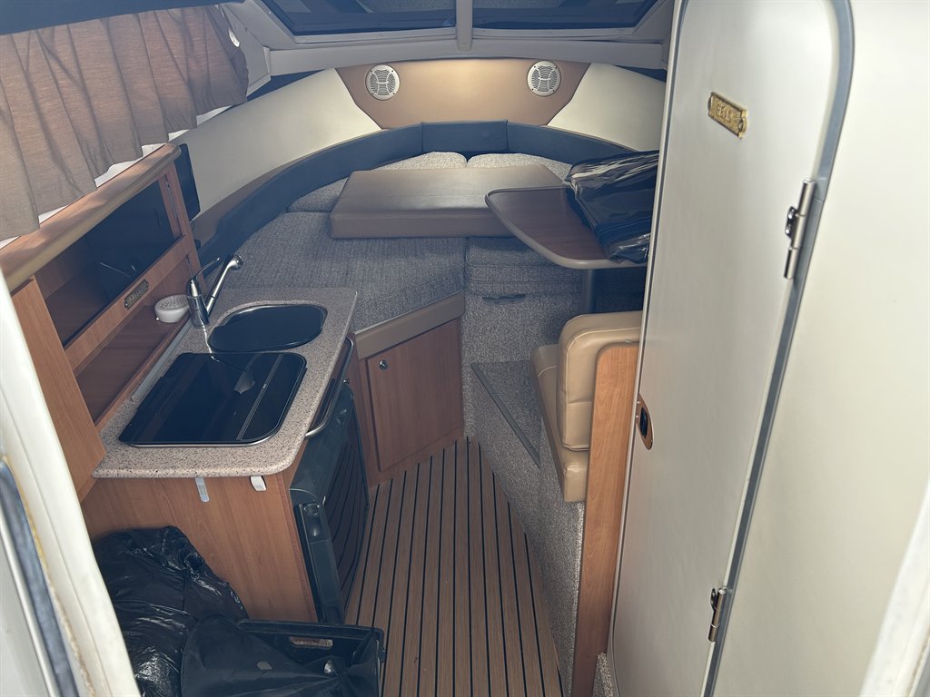 2007 Bayliner Discovery 246 - $24,900