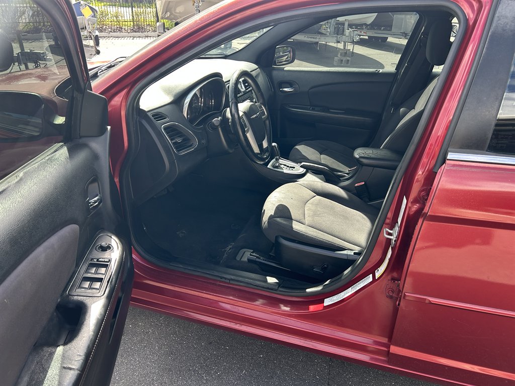 2013 Chrysler 200