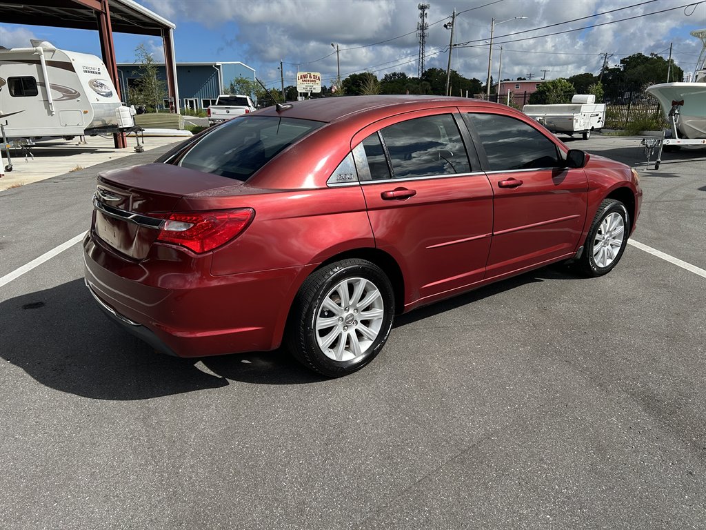 2013 Chrysler 200