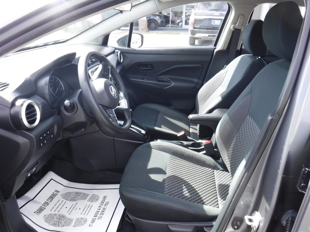 2020 Nissan Versa S photo