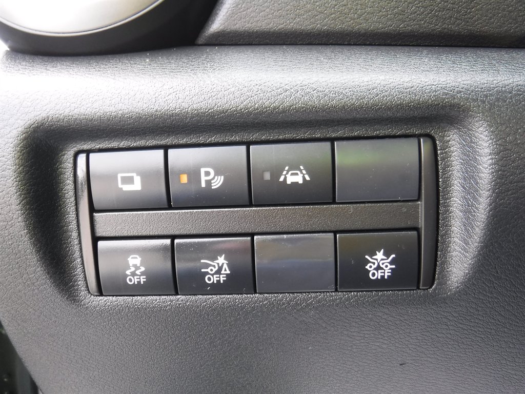 2020 Nissan Versa S photo
