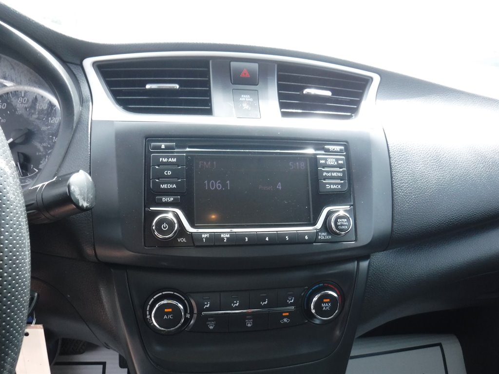 2018 Nissan Sentra SV photo