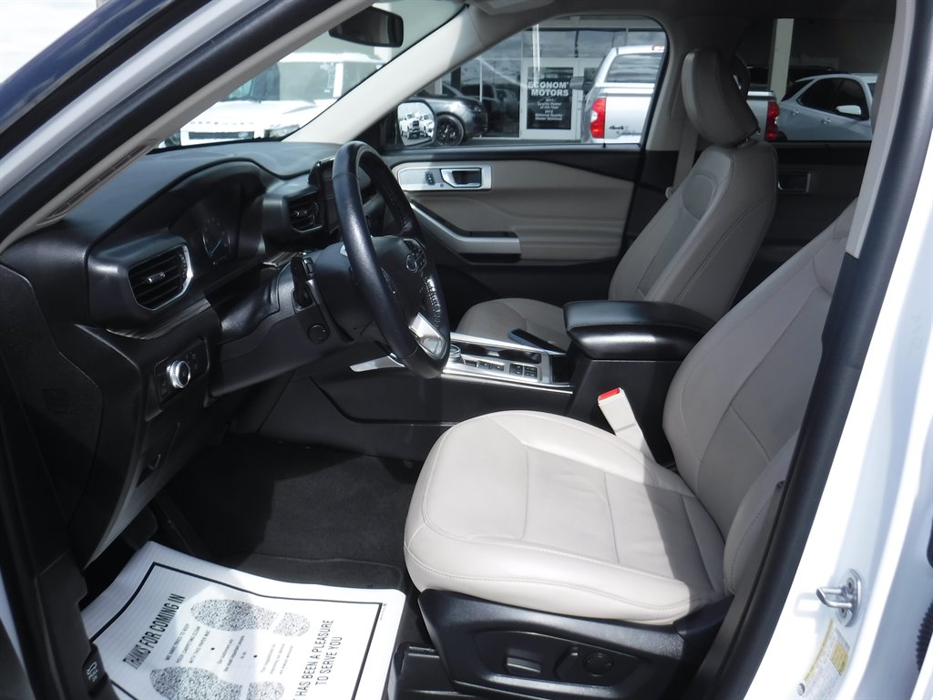 2022 Ford Explorer Limited photo