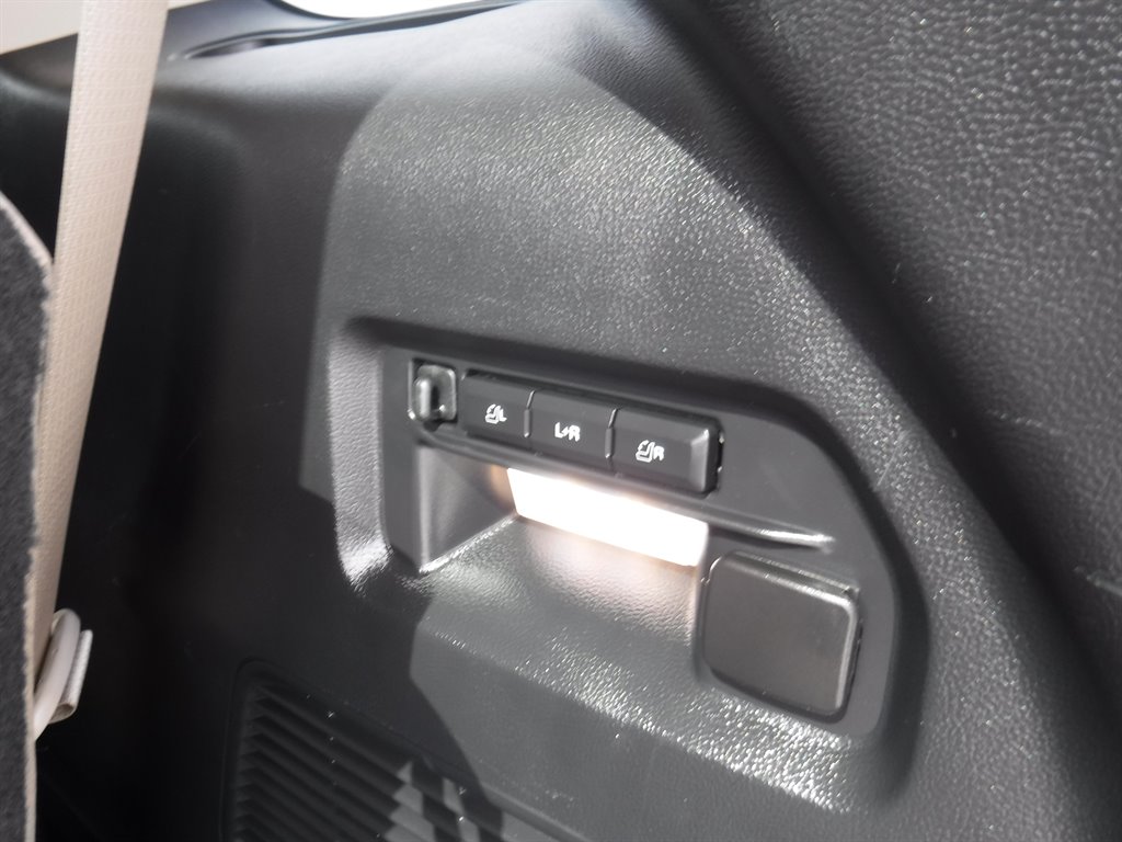 2022 Ford Explorer Limited photo
