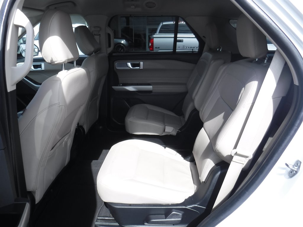 2022 Ford Explorer Limited photo