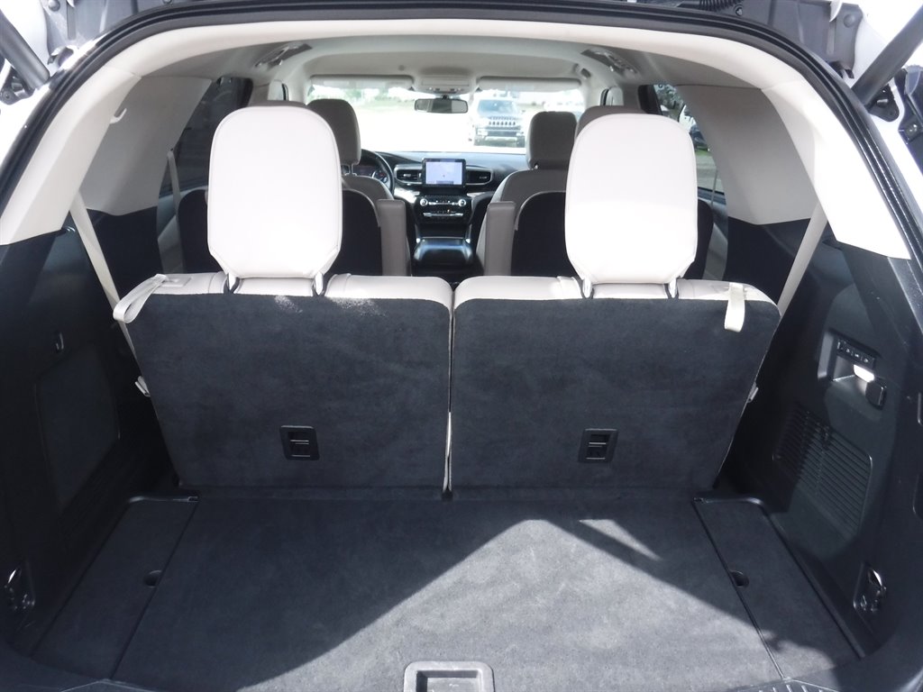 2022 Ford Explorer Limited photo
