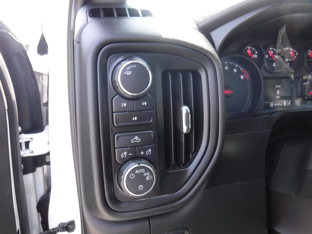2020 Chevrolet Silverado 2500 4x4 Double CAB photo