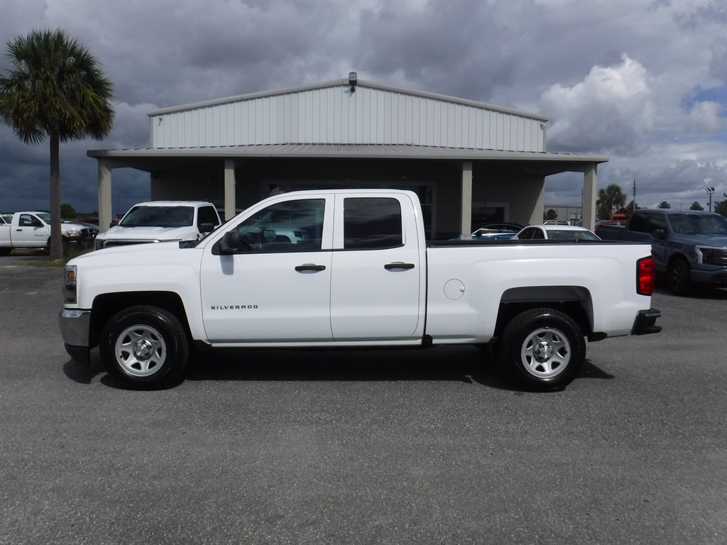 2017 Chevrolet Silverado 1500 Short BED photo