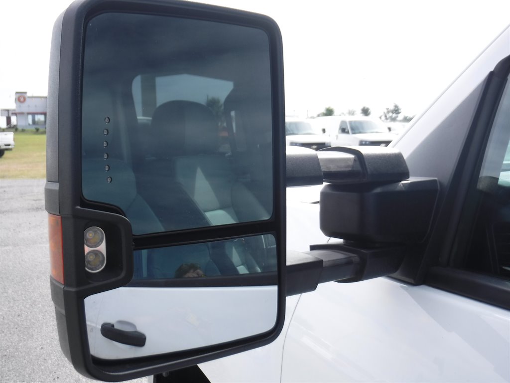 2019 Chevrolet Silverado 2500 Utility With Racks photo