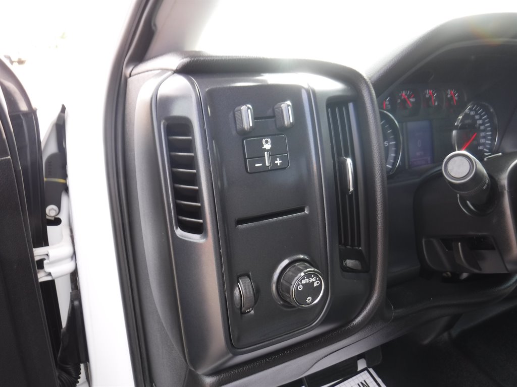 2019 Chevrolet Silverado 2500 Utility With Racks photo