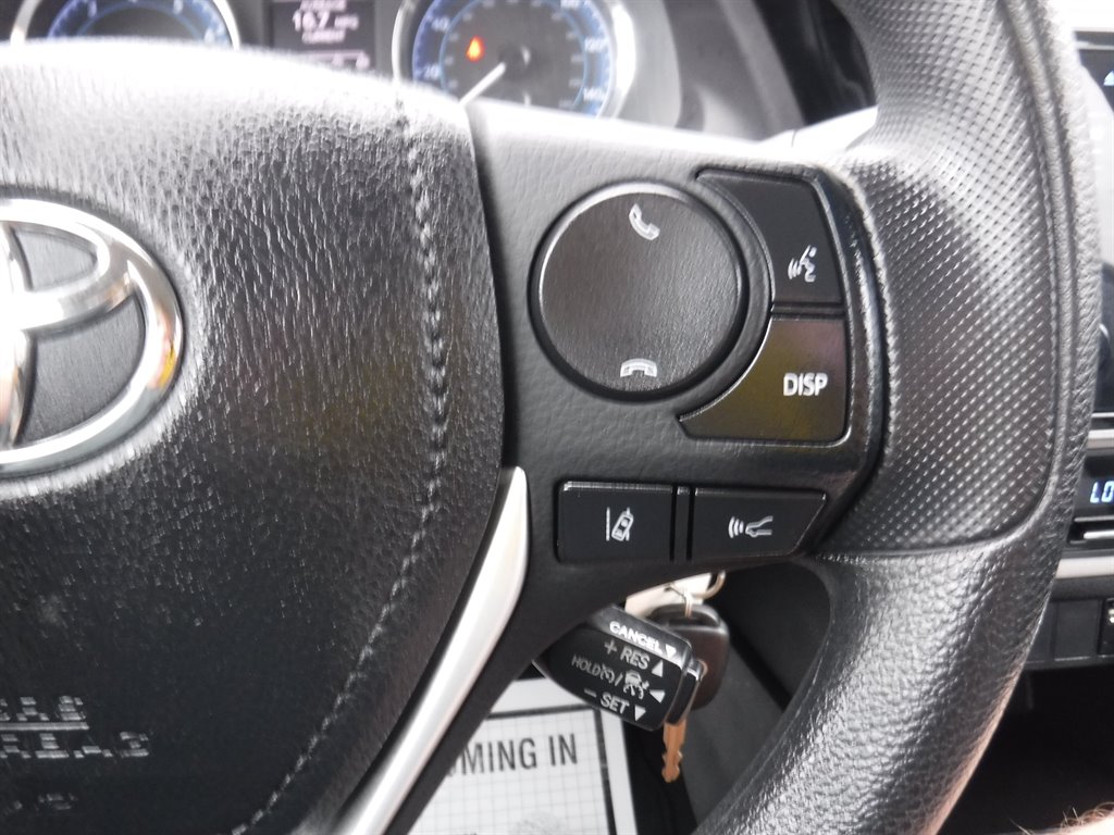 2017 Toyota Corolla LE photo
