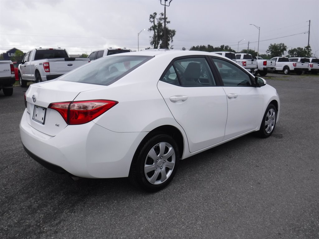 2017 Toyota Corolla LE photo